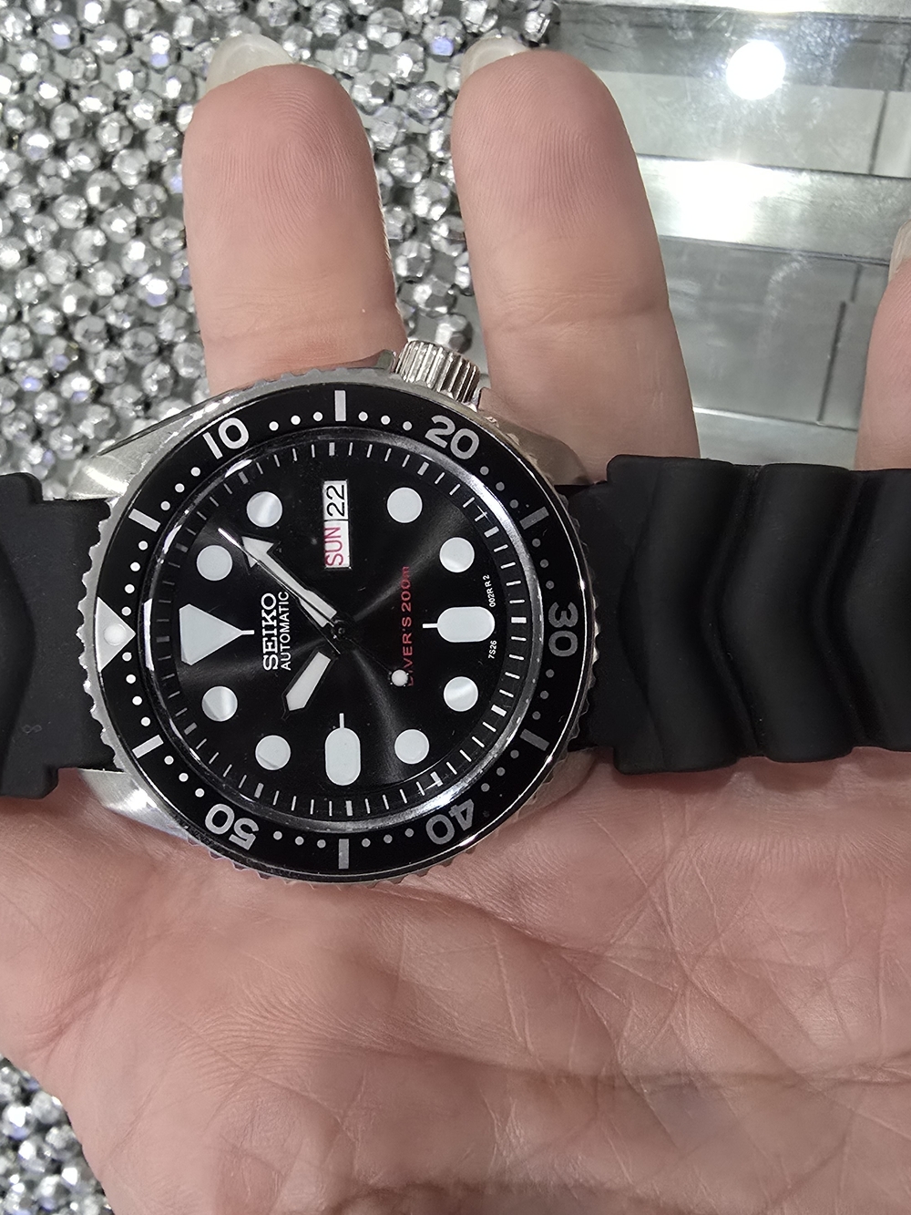 Seiko Men’s Black Dive Watch – Classic Automatic Swim Style